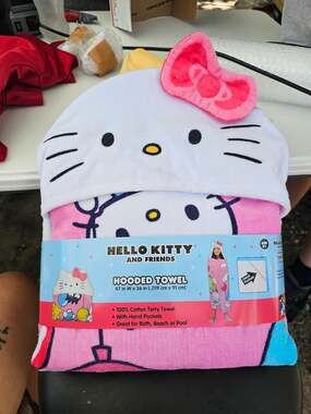 Hello Kitty And Friends Hooded Towel Pink Cotton